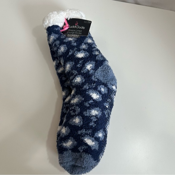 Cuddl Duds Sherpa Lined Plushfilled Lounge Socks Blue Leopard Size 4-10 - Picture 1 of 6